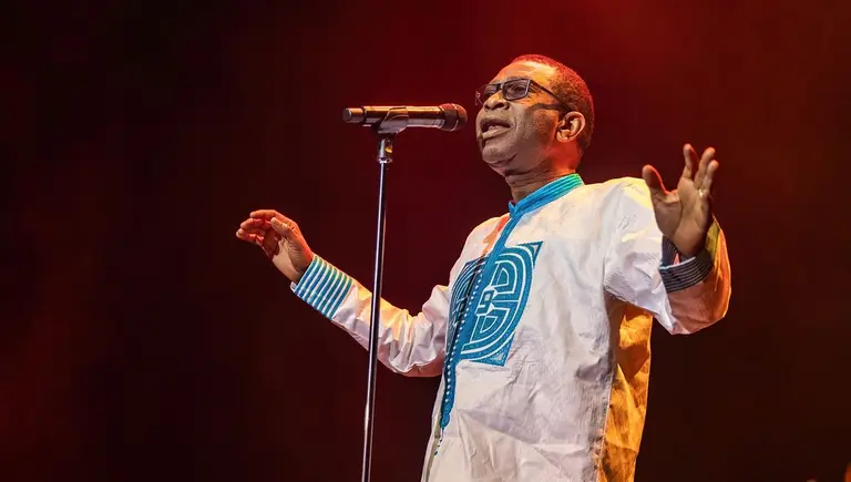 Grammy Awards 2026 : YOUSSOU NDOUR NOMINE POUR « ÉCLAIRER LE MONDE »