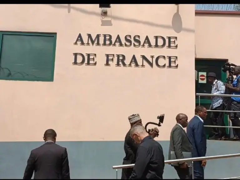 Cameroun : L'AMBASSADE DE FRANCE JUSTIFIE LE RENFORCEMENT DE LA PROCEDURE POUR L'ATTRIBUTION DE VISAS ETUDIANTS