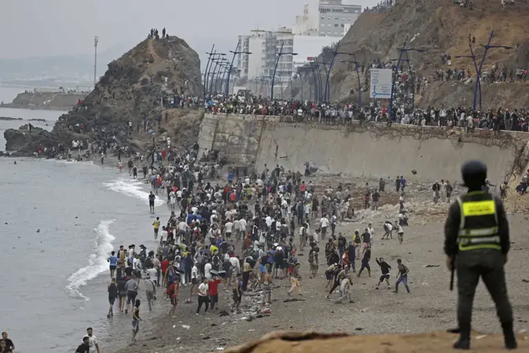 Migration | Ceuta et Melilla : LE MAROC RECENSE PLUS DE 40 000 TENTATIVES D'ASSAUT ET DEPLORE 11 MORTS
