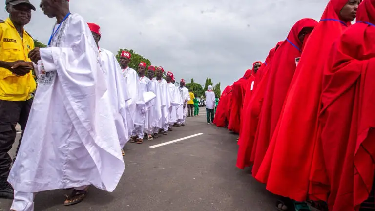 Nigeria : 1 500 COUPLES SE MARIENT LORS D’UNE CEREMONIE GEANTE A KANO