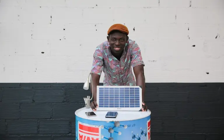 Du géant Airbus à la lagune de la Somone : UN INGENIEUR SENEGALAIS REVOLUTIONNE LA MOBILITE MARITIME AVEC SES PIROGUES ELECTRIQUES
