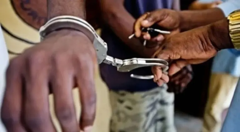 Keur Massar : UN PREDATEUR SEXUEL ARRETE POUR VIOLS REPETITIFS, SON COMPLICE SOUS LES VERROUS