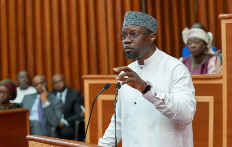 Sénégal : SONKO MENACE DE RENVERSER LE GOUVERNEMENT ET RELANCE SON BRAS DE FER AVEC DIOMAYE FAYE