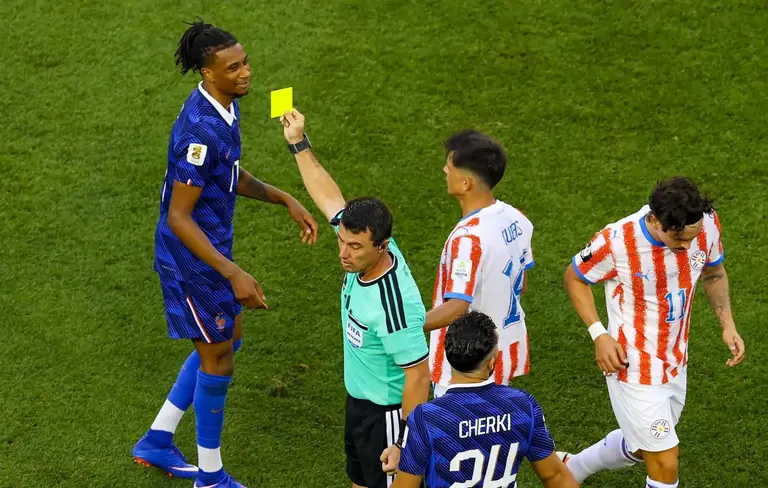 Coupe du Monde 2026 : ALERTE SUSPENSIONS ! LE MAROC ET LA FRANCE SUR UN FIL AVANT LE CHOC DES QUARTS