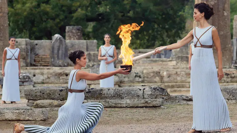 JOJ de Dakar 2026 : LA FLAMME DE DAKAR 2026 ALLUMEE A ATHENES AVANT SON ARRIVEE AU SENEGAL